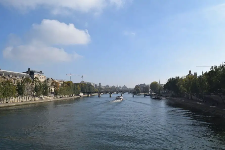 6.-Crossing-the-Pont-Paris-France