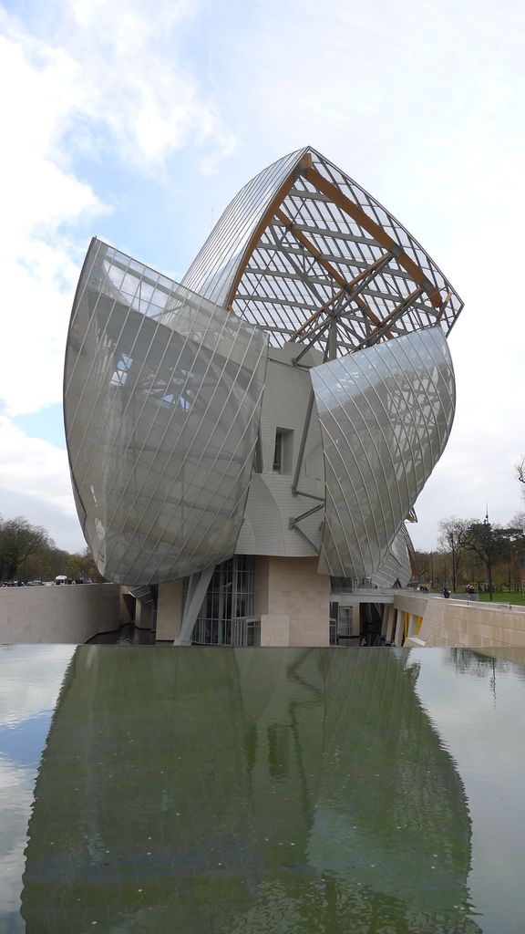 Gehry's Fondation Louis Vuitton in Paris: The Critics Respond