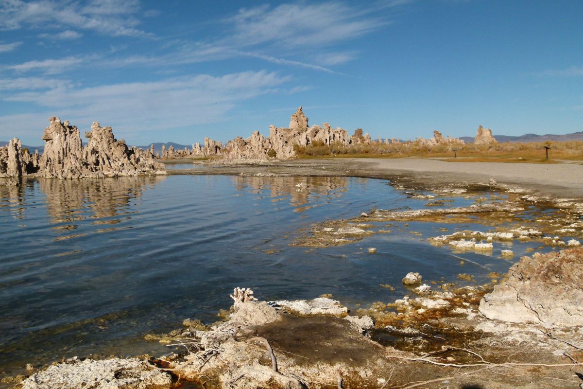 8. Mono Lake, California by ArtTower from pixabay 