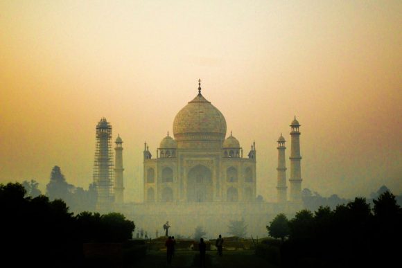 Taj Mahal Surrounded by Fog by vishnudeep dixit from Pexels